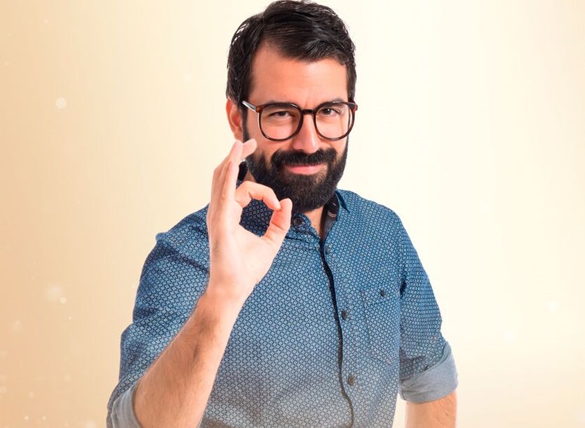 muž je spokojný so zväčšením penisu sódou